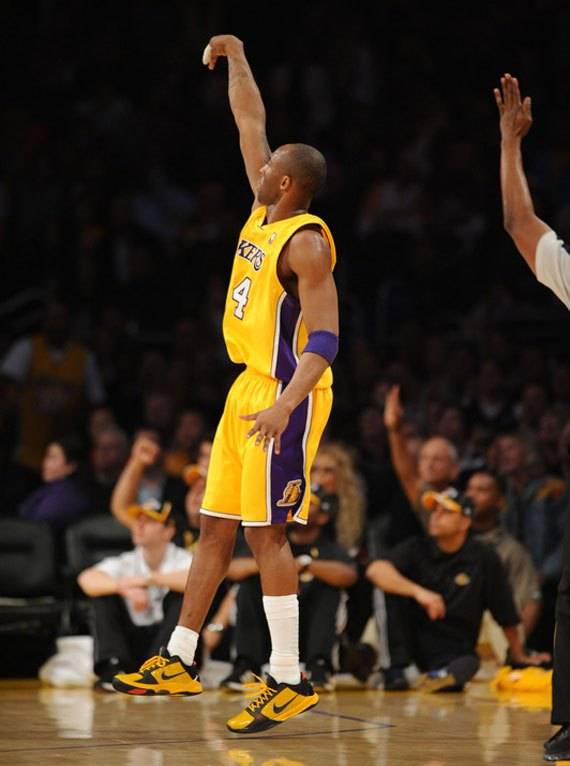 Kobe 5 Kobe Bryant經典的跳投姿勢，你懷念嗎？