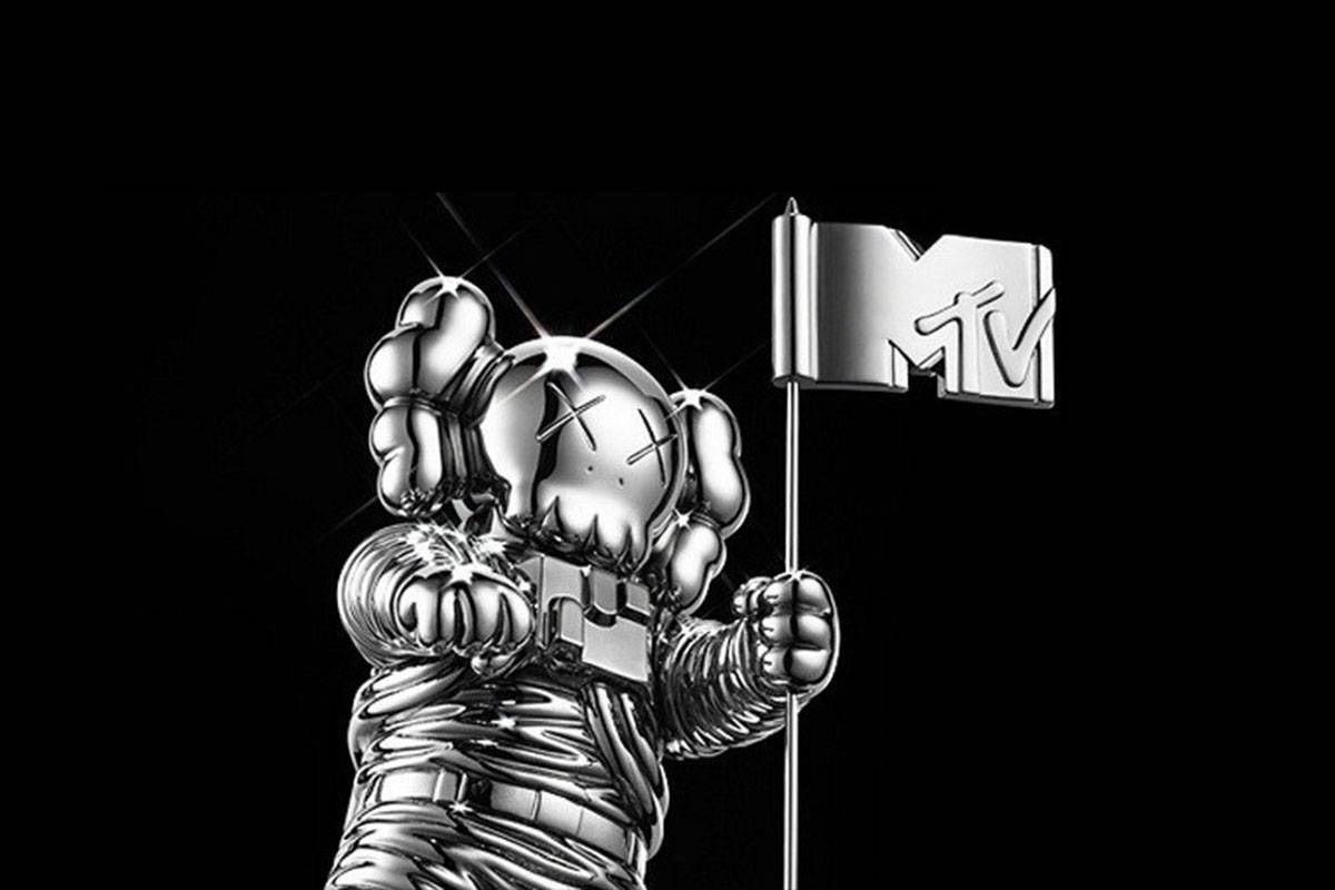 KAWS x AllRightsReserved 太空人特別版 COMPANION 2013年的 MTV 頒獎禮的禮座