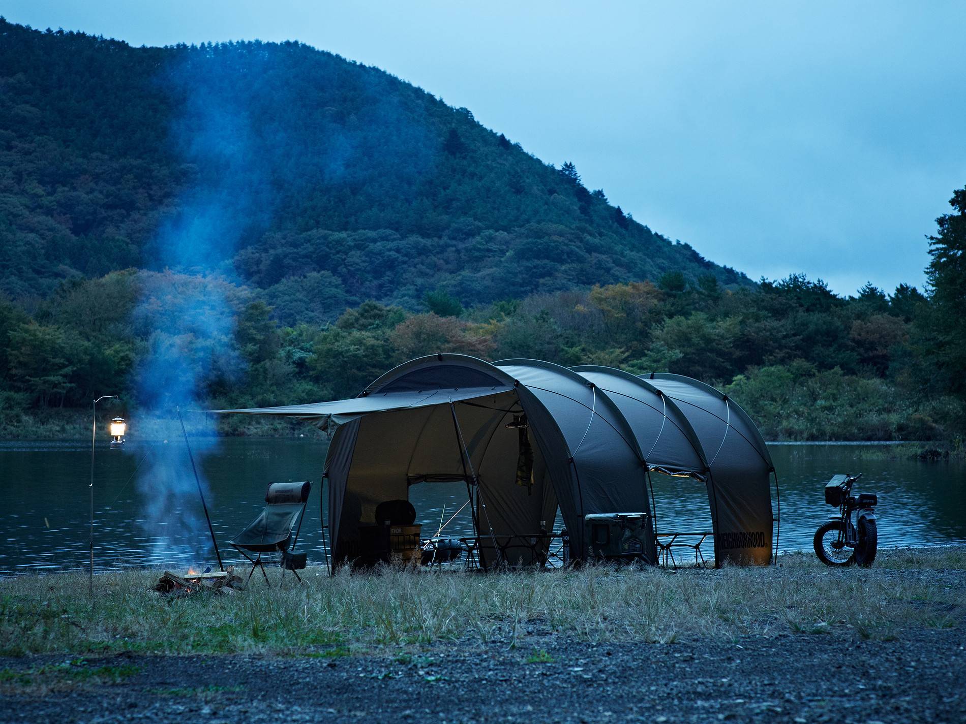 露營 如果能夠整套入手的話，像不像置身於軍事片中？