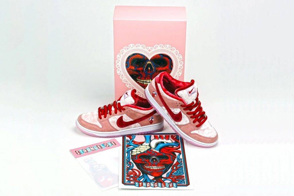 Nike SB Dunk Low ＆ StrangeLove Skateboards「Fine Pair」Deluxe Box Set
