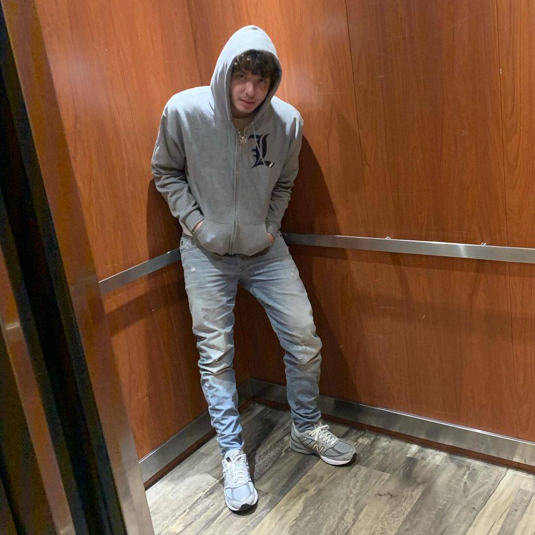 New Balance 327 x Jack Harlowä¸æ¶é å ±ï¼çç±Rapperç²çµ²å®å¤¢ - çé - SSwagger