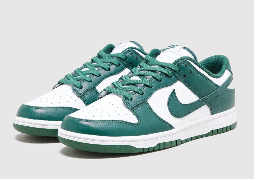 Nike Dunk Low Team Green Green and white colourway