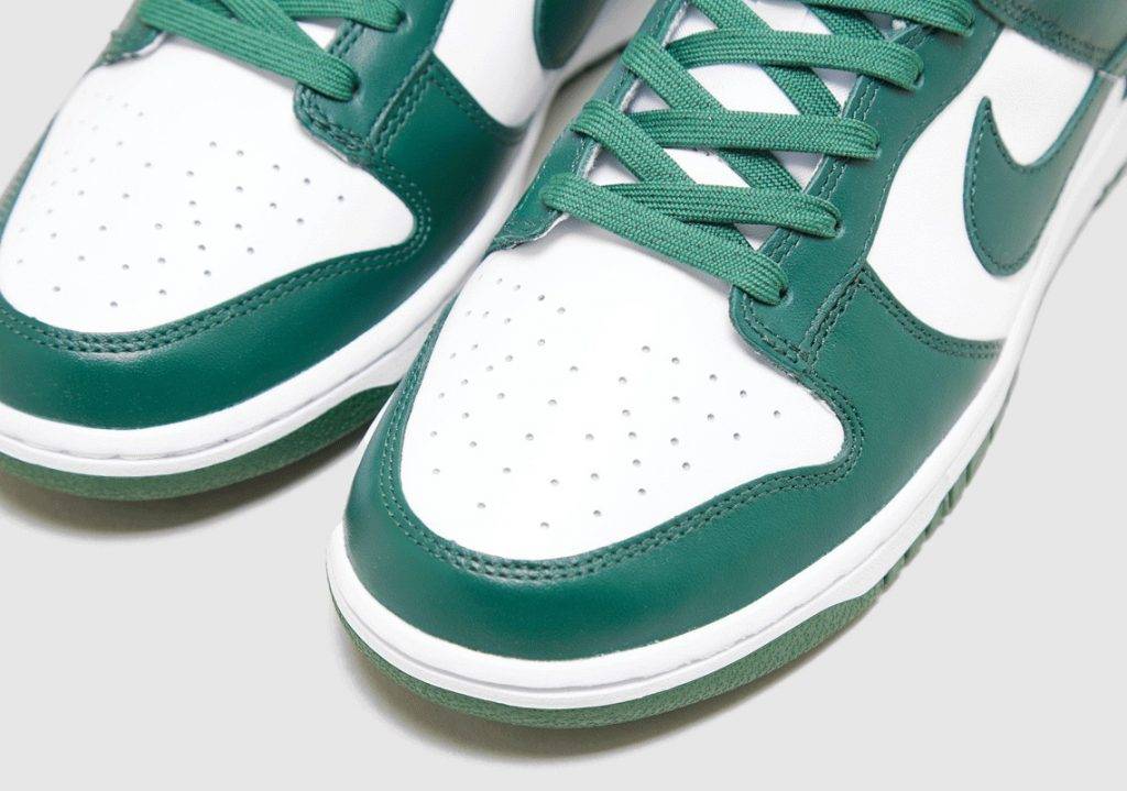 Nike Dunk Low "Team Green" Green and white colourway