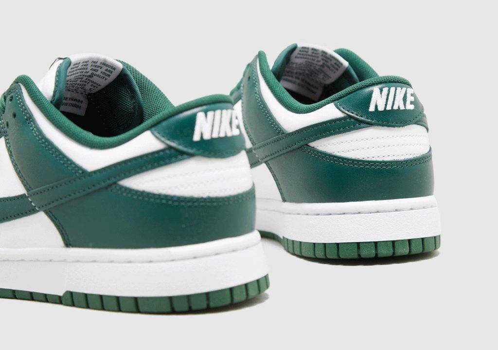 Nike Dunk Low "Team Green" Green and white colourway