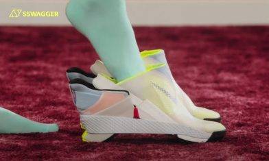 Nike GO FlyEase 新設計讓鞋底摺起？穿鞋從此不需要動手了
