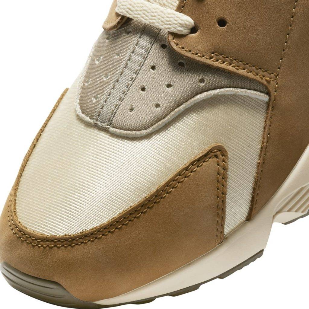 Stüssy x Nike Air Huarache Desert Oak Brown beige olive colourway