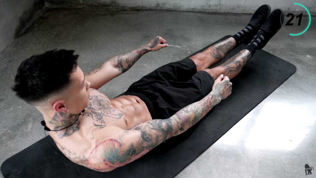 腹肌訓練動作 必練10大！紋身型男教練Chris Heria私心分享