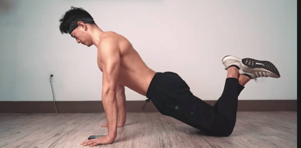 胸肌訓練6大動作分析示範！人氣 YouTuber Shuai Li 教如何告別脂肪胸