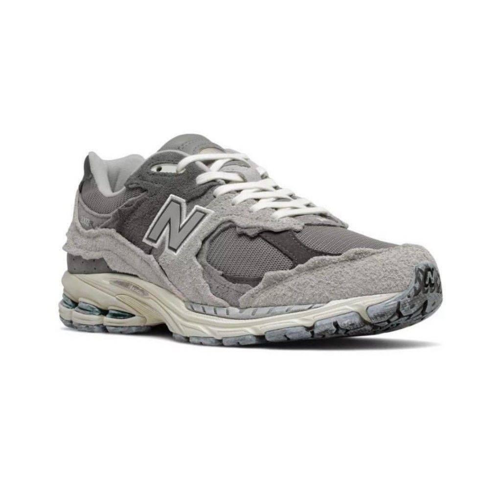 New Balance 2002R Protection Pack New Balance 2002R light Grey dark grey 2021 suede colourway