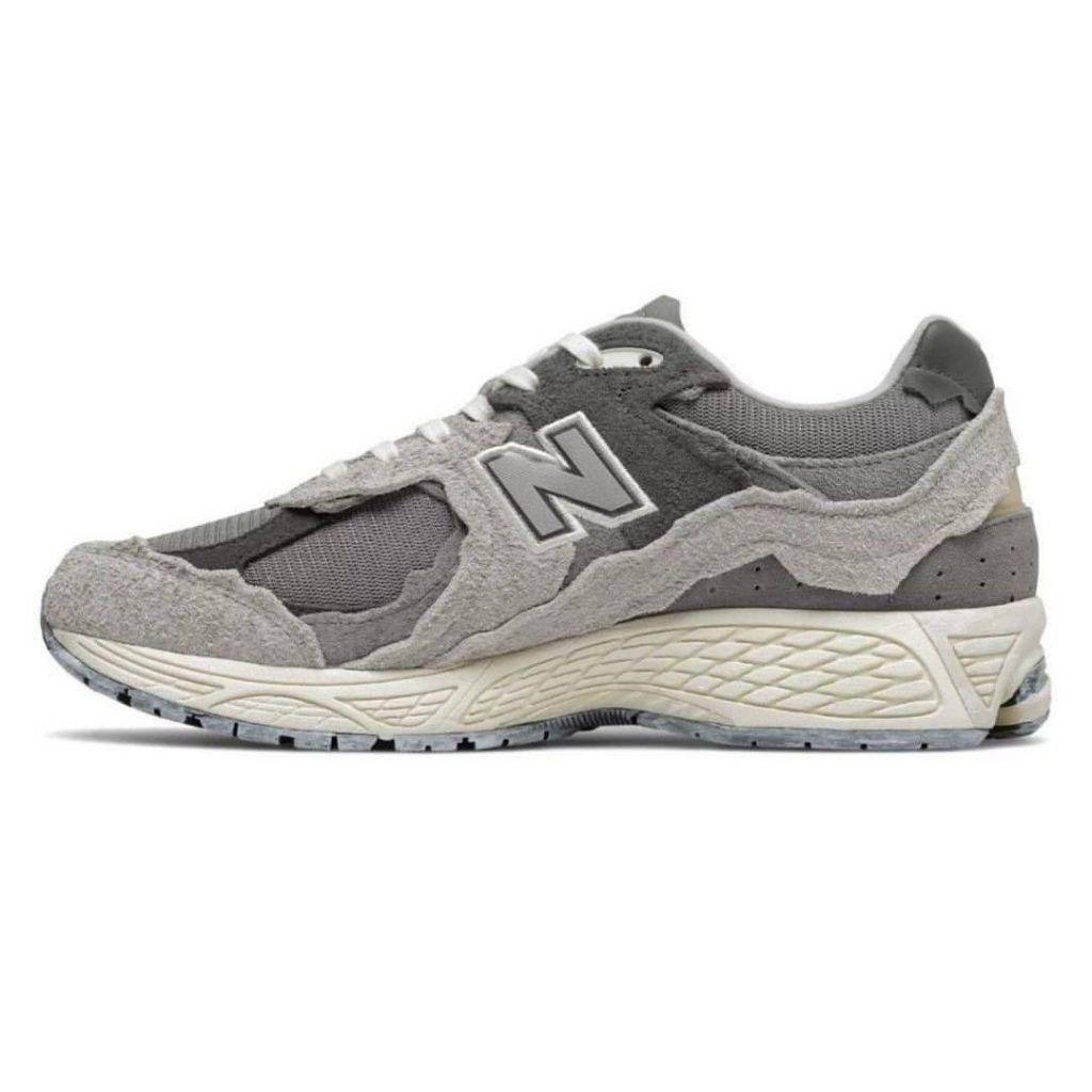 New Balance 2002R Protection Pack New Balance 2002R light Grey dark grey 2021 suede colourway