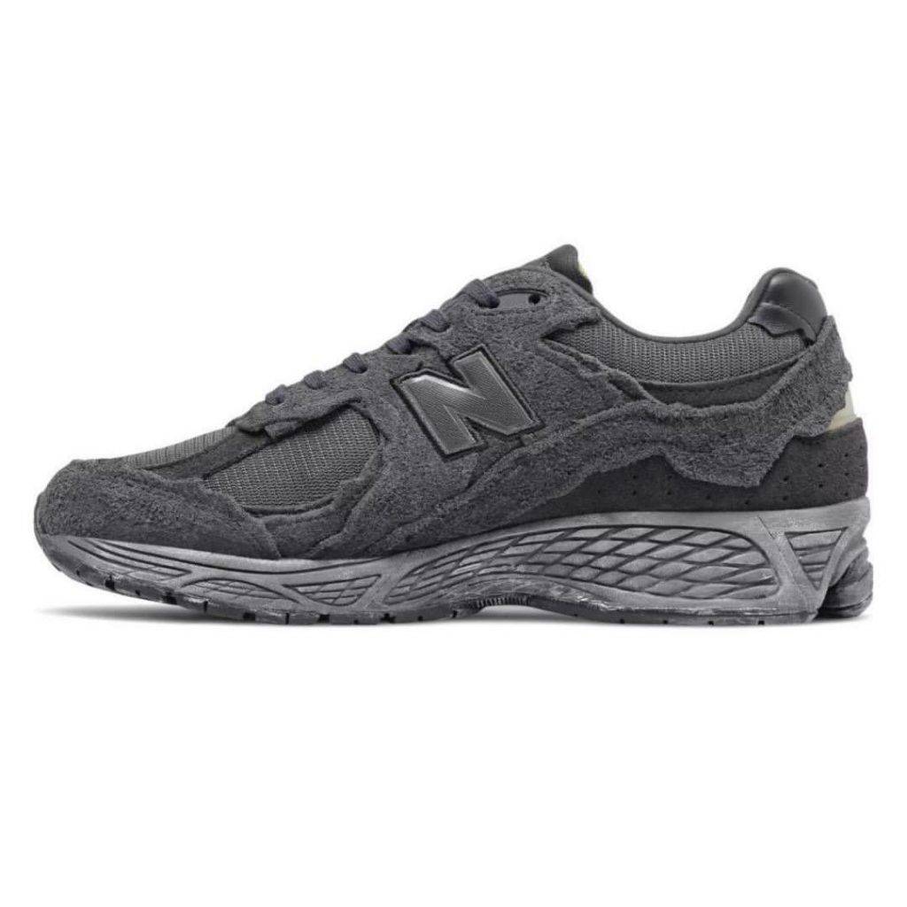 New Balance 2002R Protection Pack New Balance 2002R dark Grey 2021 suede colourway