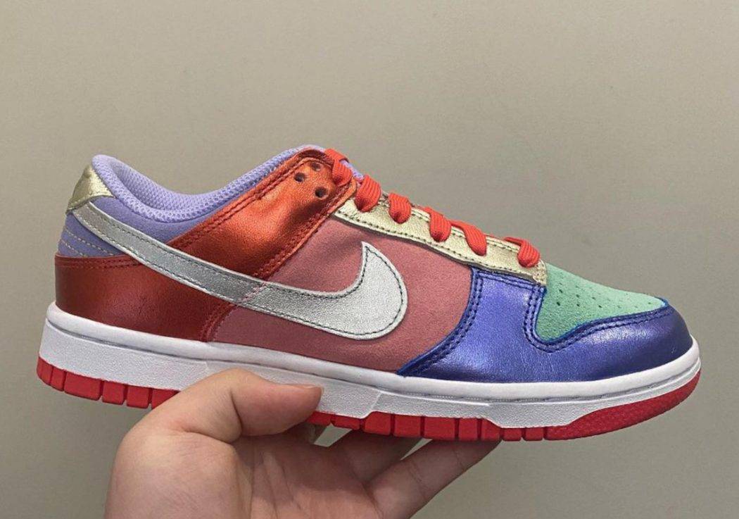 multicolor low dunks