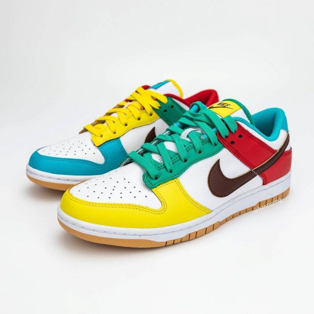 multicolor low dunks