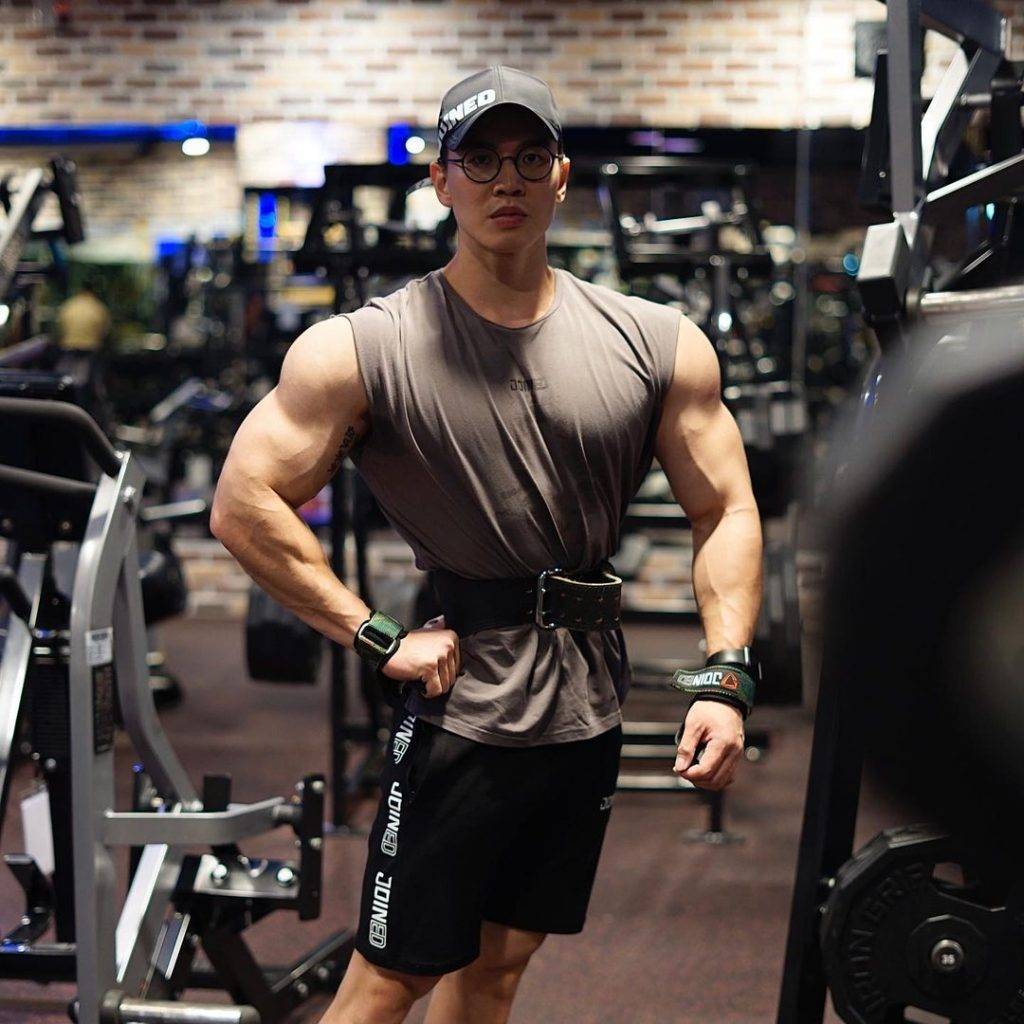南瓜肩 6 exercises that helps to build huge shoulder muscles