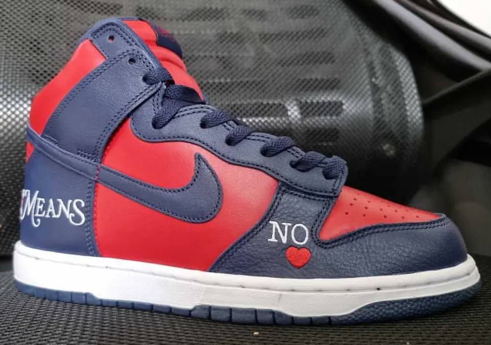 Supreme x Nike SB Dunk Hi「By Any Means」red navy