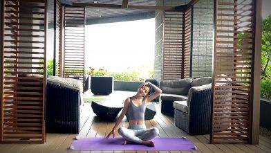 簡單三個瑜伽動作舒緩肩頸痛 8 MINS YOGA STRETCH FOR NECK & SHOULDERS RELIEF