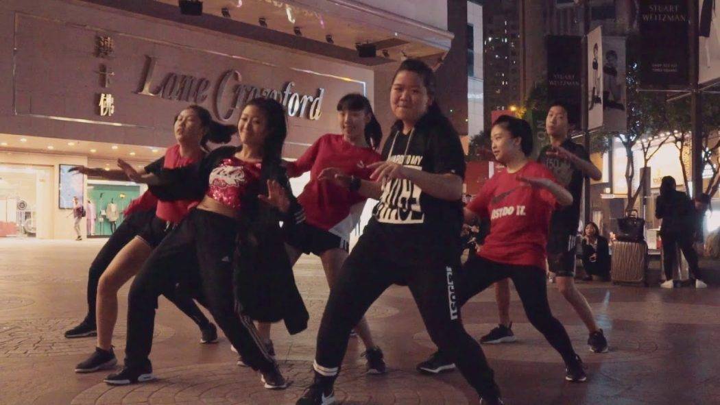 時代廣場｜HK celebrity｜Winkie Lai Thaiboxing Dance | Times Square