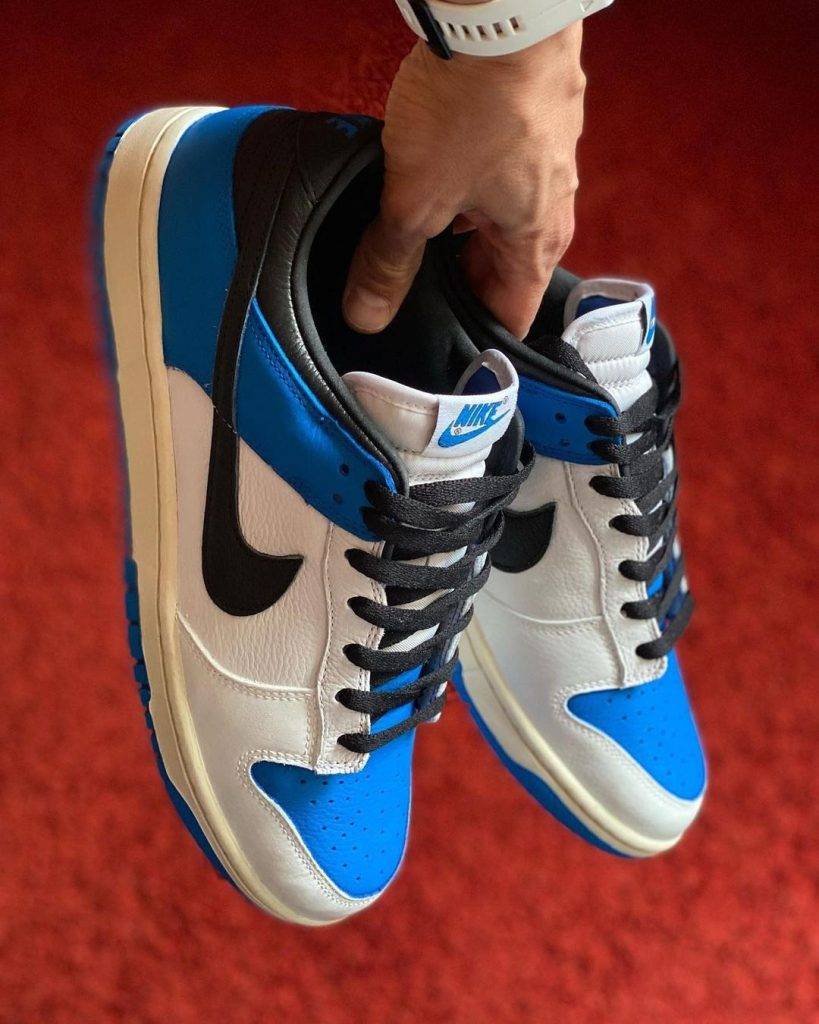 Travis Scott x fragment x Nike Dunk Low blue and white colourway