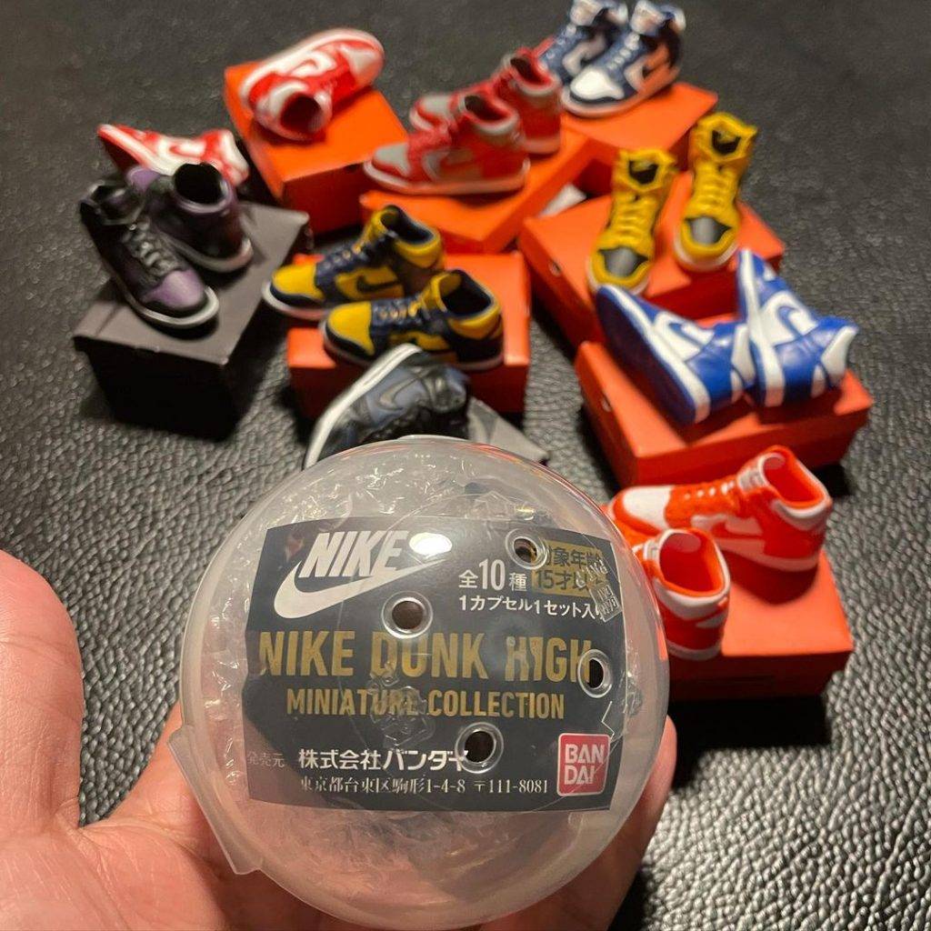 Nike Dunk Hi Miniature 官方授權扭蛋開訂！OG 版、fragment design x Nike Dunk High 版共10對一舉入手