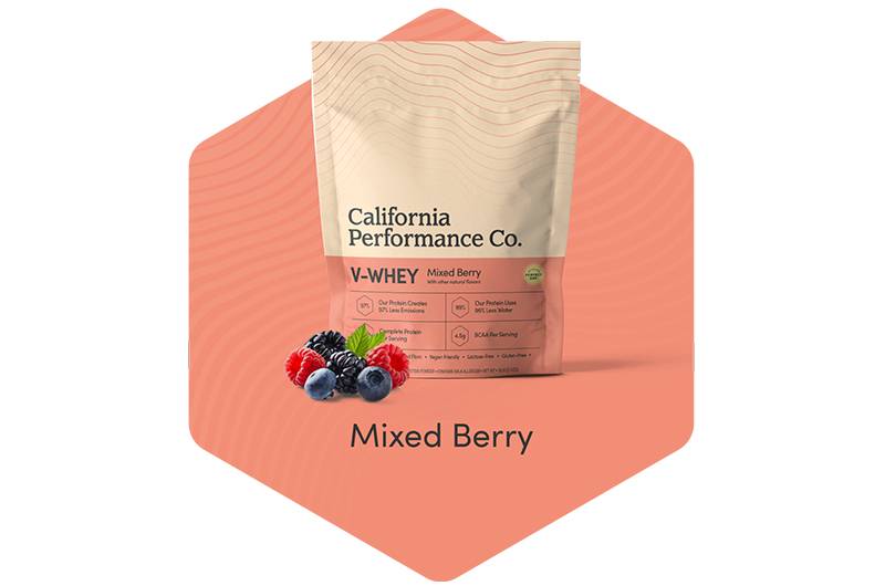 增肌減脂 雜莓味的純素高蛋白粉V-Whey帶點酸甜，十分清新醒神！