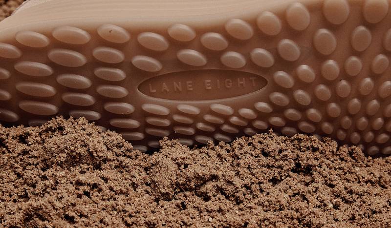 Lane Eight ETPU特製夥粒鞋墊，穿起來舒適又有承托力。