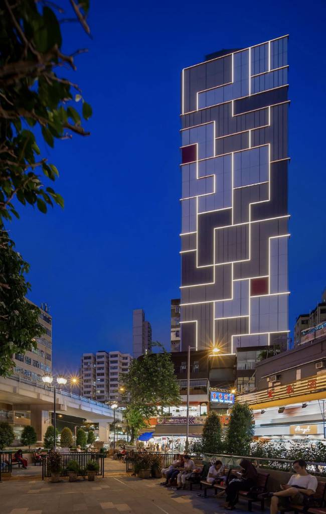 香港保育酒店 後半外觀較摩登的大廈由6樓開始是酒店房間，樓高20層的Hotel 1936由內到外充滿了濃厚的懷舊文化氣息，內設50間的客房。香港保育酒店2.太子Hotel 1936