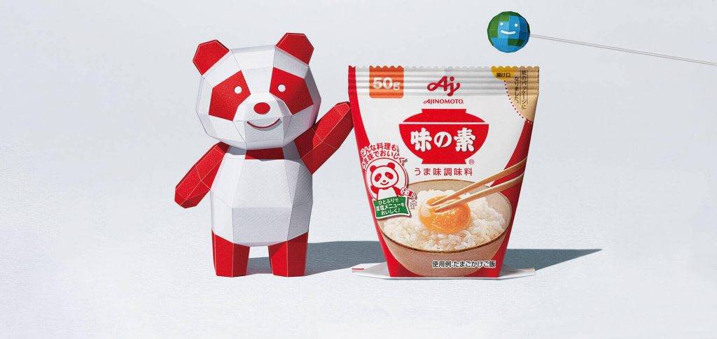 日本包裝大賽 味之素在今年2月推出的全新紙盒直立式包裝，減少塑膠的使用，也方便回收再造。
