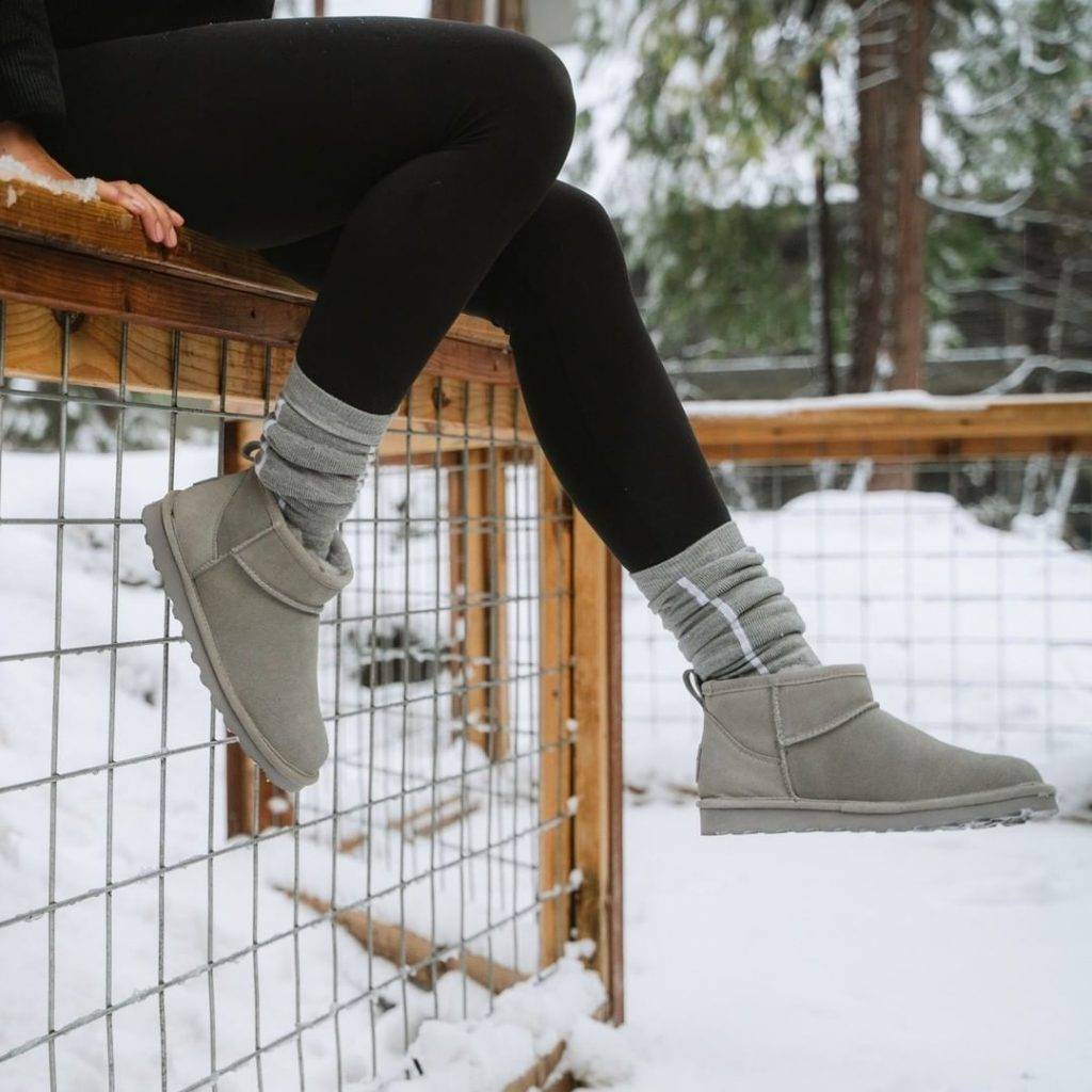 雪地靴品牌 辣妹冬日必備的一雙鞋 重回潮流的ugg低筒雪地靴